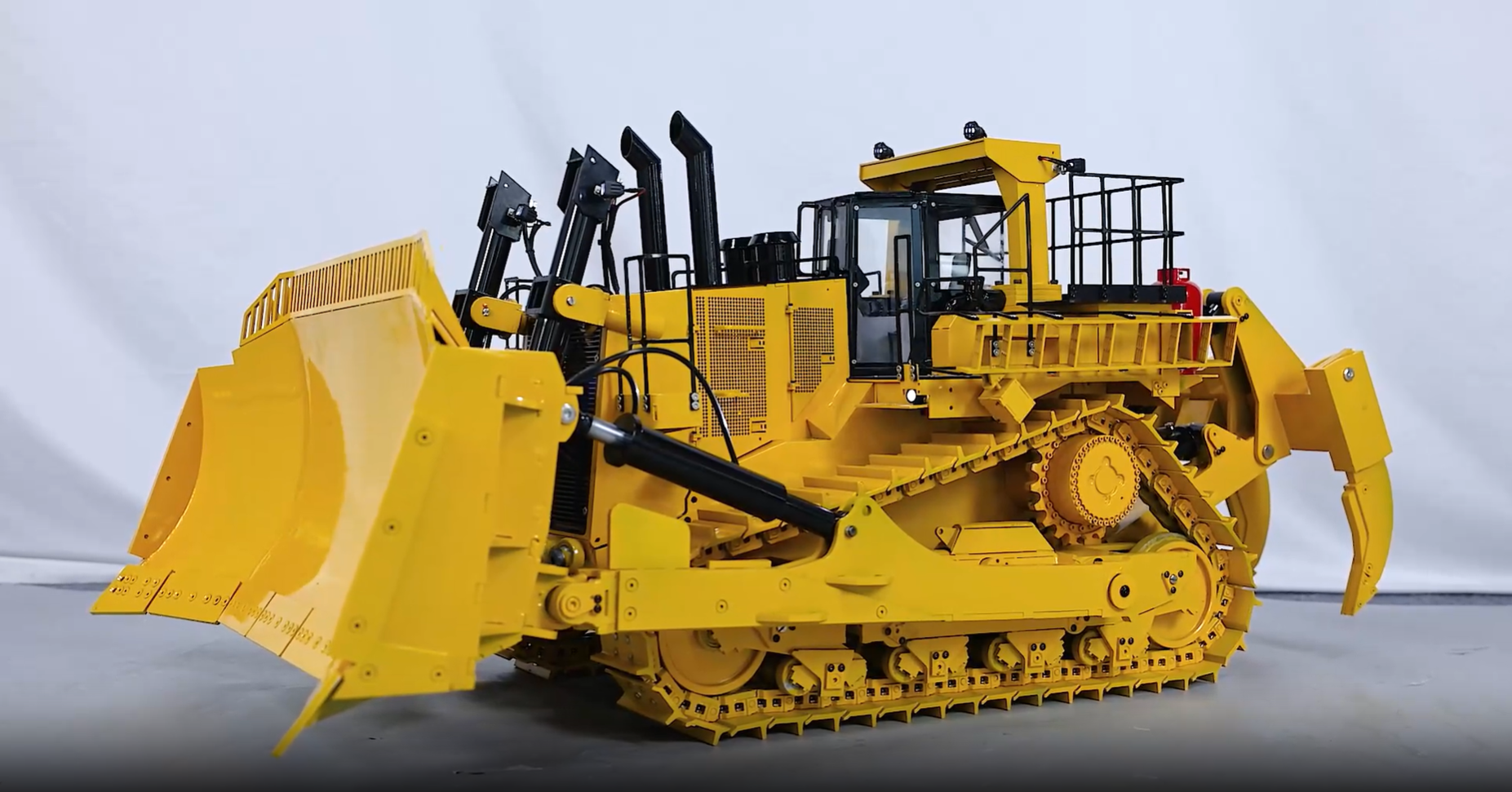 Amazon.com: wheelfun 1/10 D11T RC Hydraulic Bulldozer 5-Way